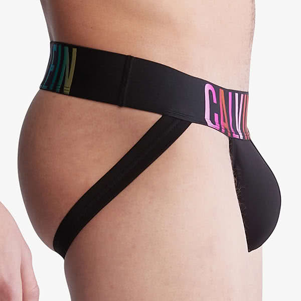 จ็อกสแตรป Calvin Klein Intense Power Pride Micro Jockstrap NB3942