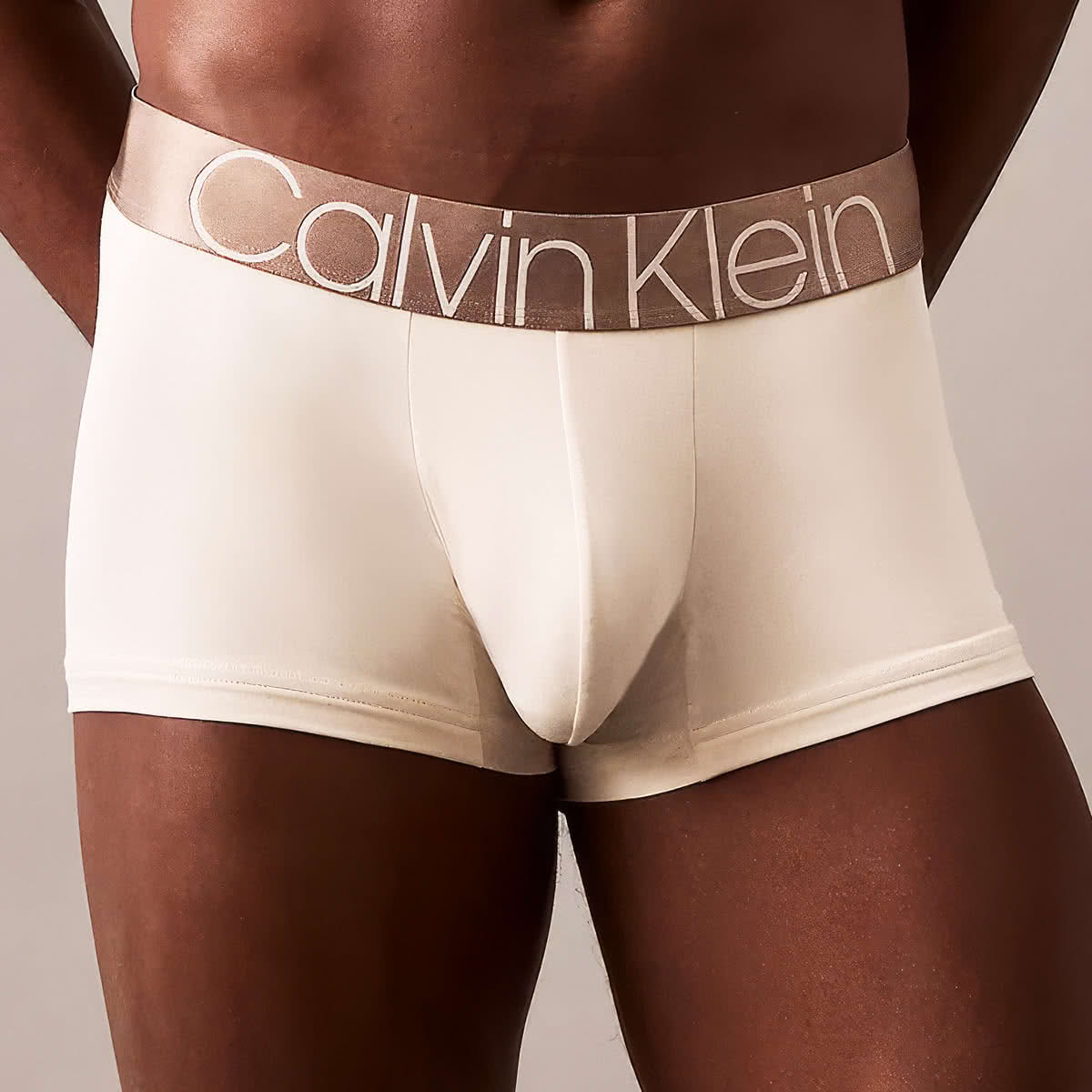 กางเกงใน Calvin Klein Icon Micro Low Rise Trunk NB2540
