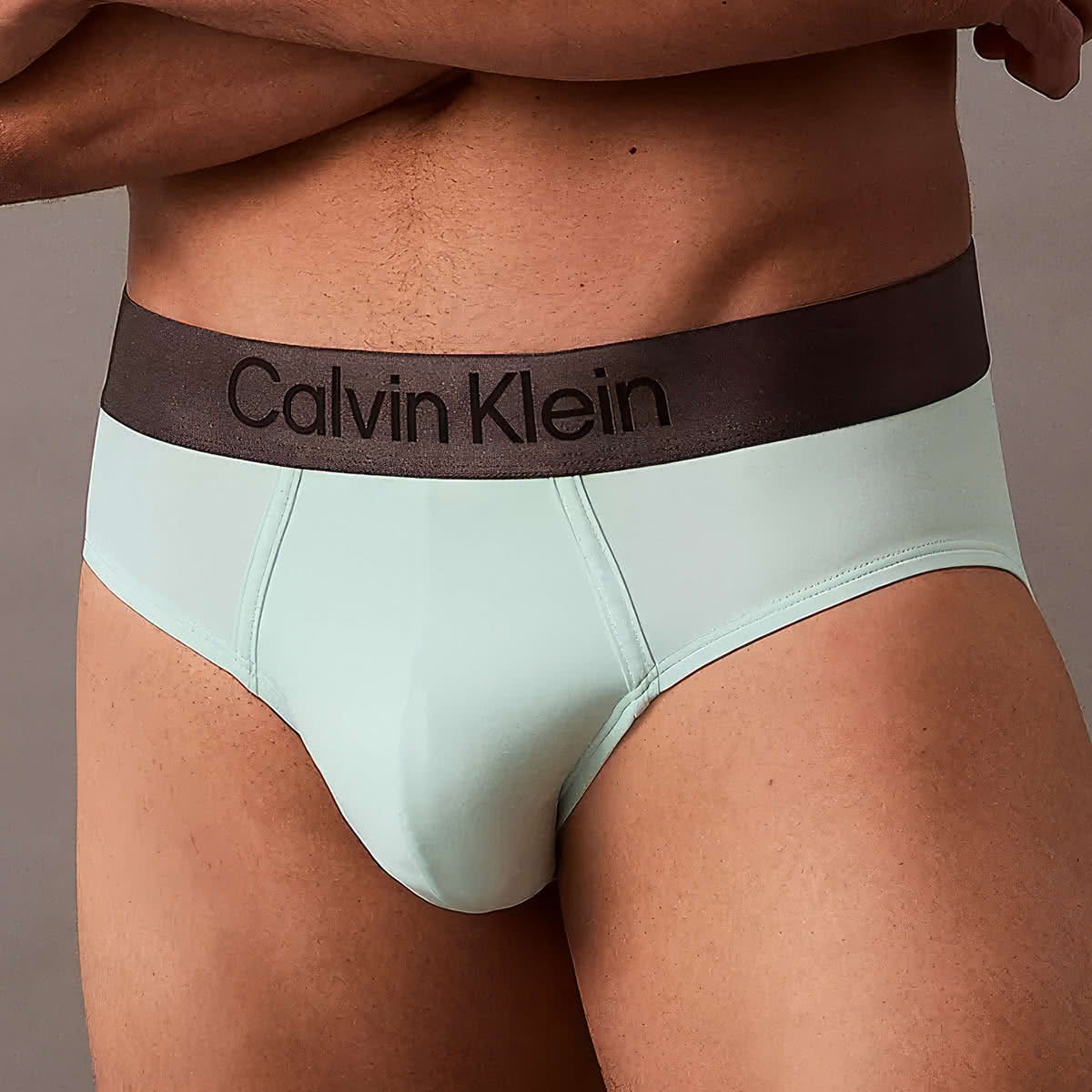 กางเกงใน Calvin Klein Brushed Micro Stretch Hip Briefs NB4126