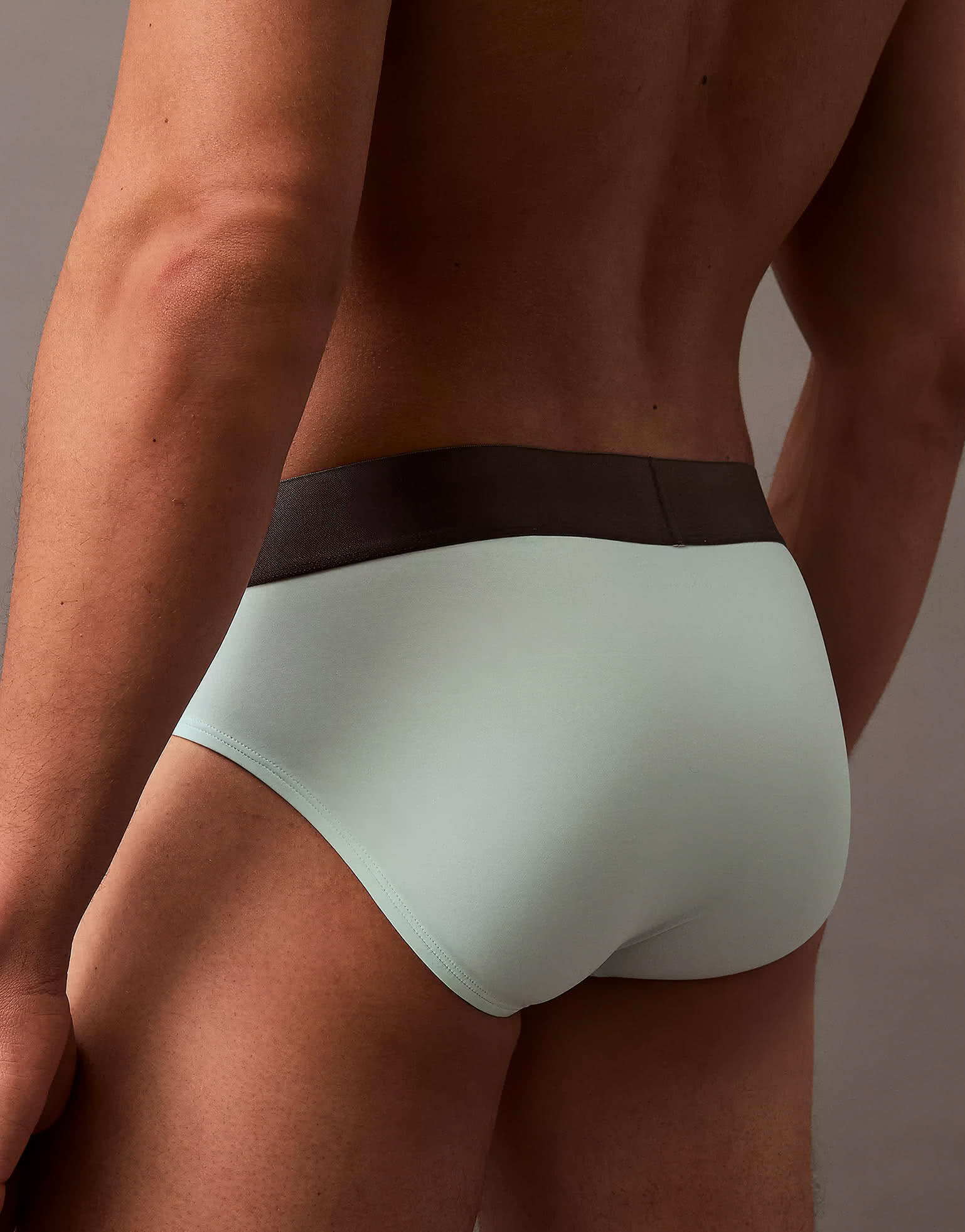 กางเกงใน Calvin Klein Brushed Micro Stretch Hip Briefs NB4126